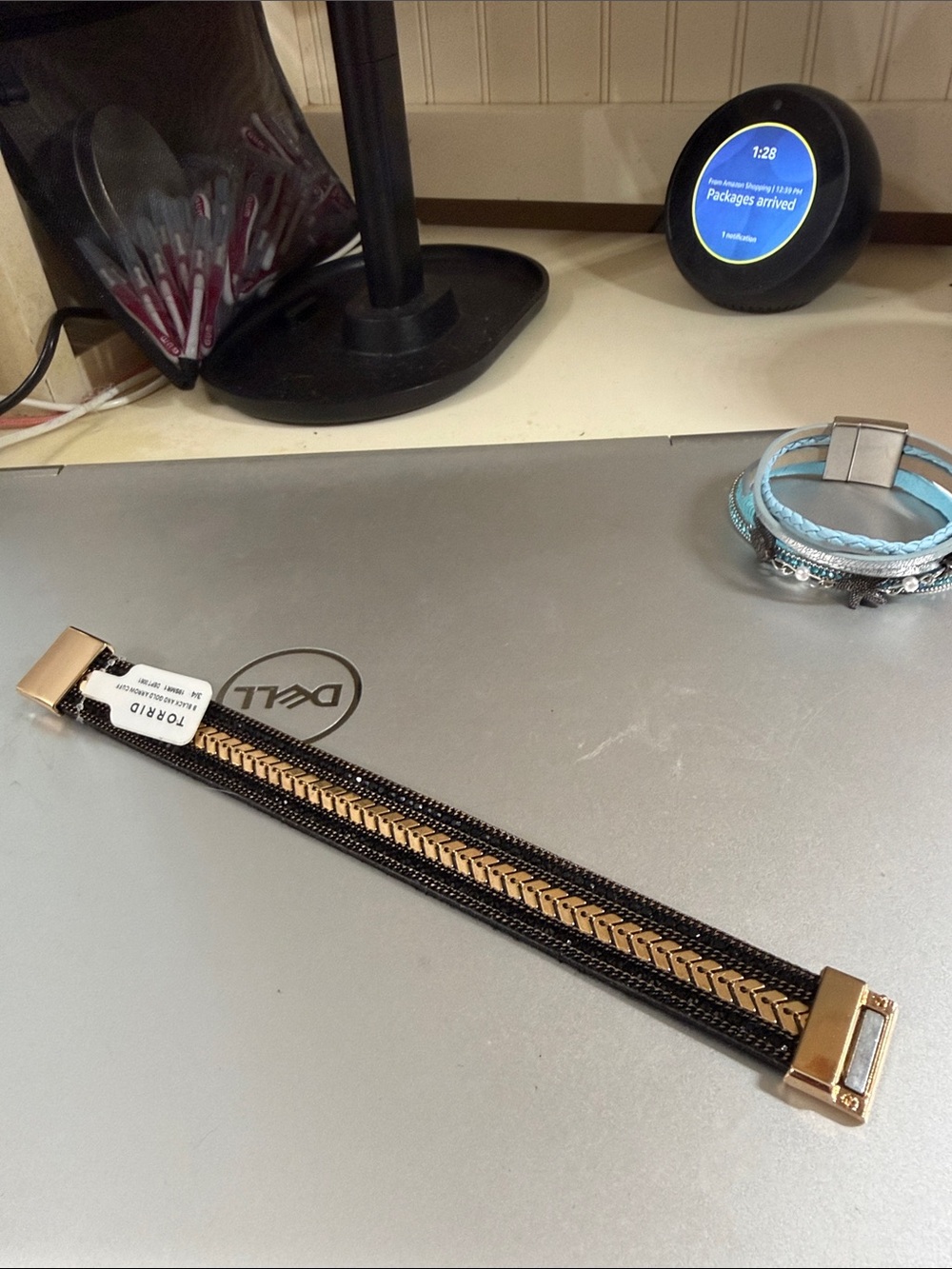 Torrid Sz 3/4 black gold magnetic bracelet NWT - Picture 3 of 6